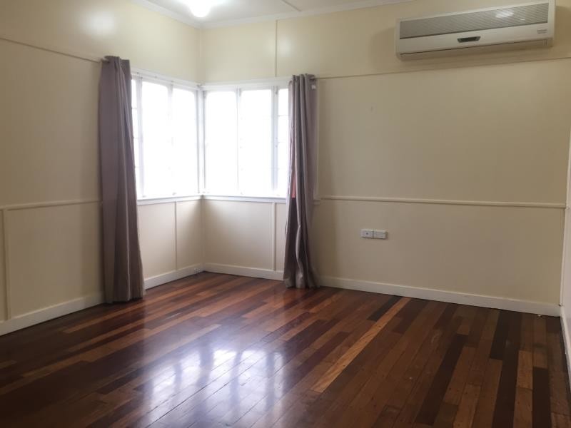 8 Hollingsworth Street, Kawana QLD 4701